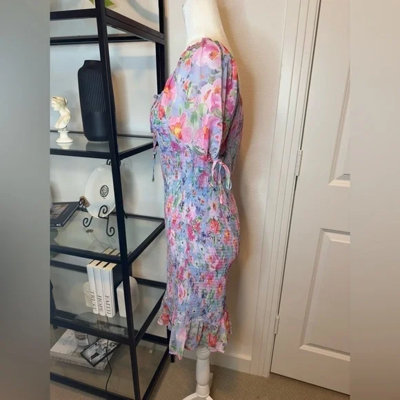 NWT LOST + WANDER Sweet Summer Floral Smocked Mini Dress Size L Blue Floral - Picture 6 of 8